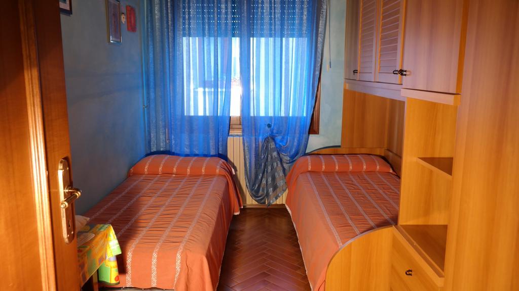 Caorle Economy Apartments الغرفة الصورة